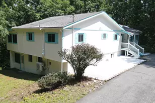 111 Cottonwood Dr, Lords Valley, PA 18428 - Photo 8