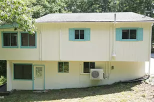 111 Cottonwood Dr, Lords Valley, PA 18428 - Photo 12
