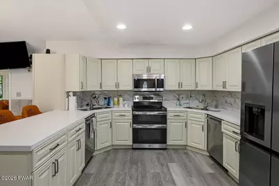 3130 Delaware Circle, Bushkill, PA 18324 - Photo 4