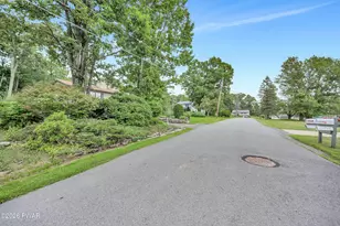 20 Oak Ln, Lake Ariel, PA 18436 - Photo 2