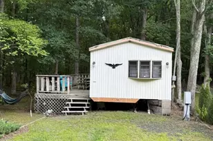 137 Locust Lake Dr, Milford, PA 18337 - Photo 1