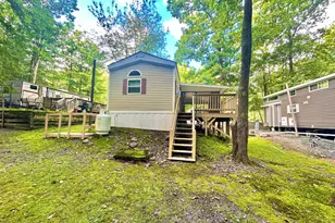 269 Village Dr E, Milford, PA 18337 - Photo 4