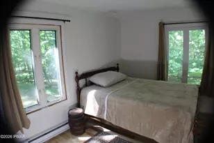 102 Redstart Ct, Hawley, PA 18428 - Photo 16