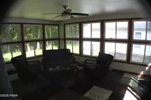 102 Redstart Ct, Hawley, PA 18428 - Photo 6