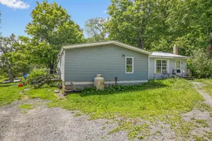 206 Old Schoolhouse Rd, Greentown, PA 18426 - Photo 4