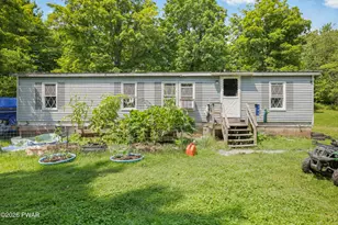 206 Old Schoolhouse Rd, Greentown, PA 18426 - Photo 1
