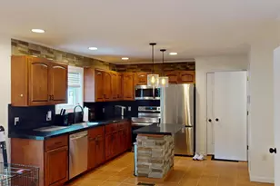 100 Redwood Ct, Milford, PA 18337 - Photo 8