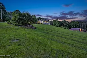 449 Huckleberry Rd, Newfoundland, PA 18445 - Photo 4