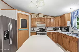 106 S Main St, Vandling, PA 18421 - Photo 10