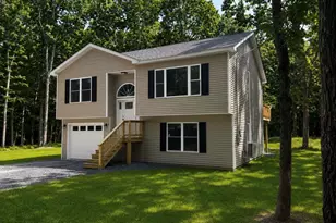 111 Jackson Dr, Hawley, PA 18428 - Photo 1