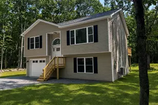 111 Jackson Dr, Hawley, PA 18428 - Photo 2