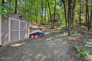 552 Lakeview Dr E, Lake Ariel, PA 18436 - Photo 10