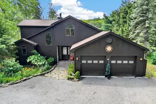 806 Widgeon Ct, Lords Valley, PA 18428 - Photo 2