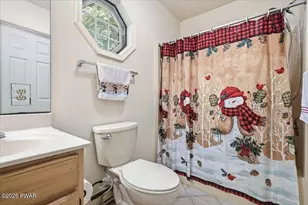 126 Winterberry Dr, Milford, PA 18337 - Photo 30
