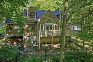 126 Winterberry Dr, Milford, PA 18337 - Photo 2