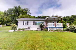 171 Bluestone Blvd, Matamoras, PA 18336 - Photo 2