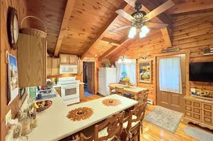 131 Deerpark Ln, Hawley, PA 18428 - Photo 10