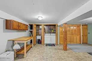 198 Upper Lakeview Dr, Hawley, PA 18428 - Photo 44