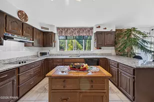 100 Maple Ave, Matamoras, PA 18336 - Photo 8