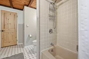 233 Indian Dr, Greentown, PA 18426 - Photo 30