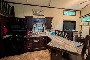 225 Shohola Ln, Shohola, PA 18458 - Photo 18