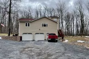1016 Overlook Trl, Newfoundland, PA 18445 - Photo 6