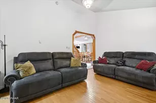 677 Clubhouse Dr, East Stroudsburg, PA 18302 - Photo 18