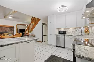 677 Clubhouse Dr, East Stroudsburg, PA 18302 - Photo 24