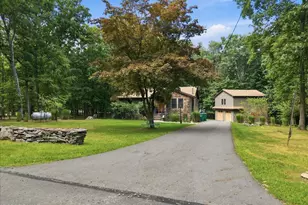 185 Laurel Cir, Hawley, PA 18428 - Photo 4