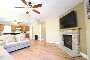132 Constitution Dr, Lackawaxen, PA 18435 - Photo 10