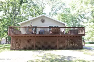 132 Constitution Dr, Lackawaxen, PA 18435 - Photo 2