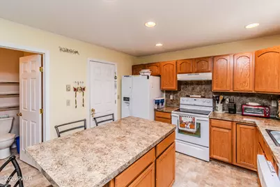 3290 Bluebird Drive, Bushkill, PA 18324 - Photo 6