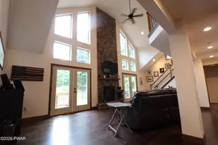 128 Powderhorn Dr, Lackawaxen, PA 18435 - Photo 10