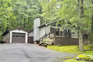 215 Stirrup Ln, Lords Valley, PA 18428 - Photo 1