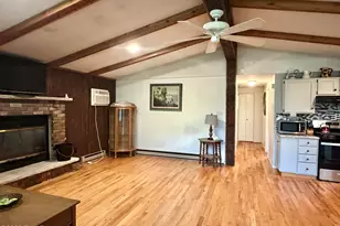 215 Stirrup Ln, Lords Valley, PA 18428 - Photo 4