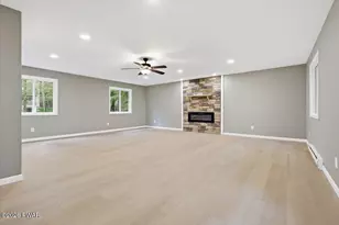 1012 Fawnhill Ct, Lake Ariel, PA 18436 - Photo 18