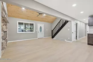 1012 Fawnhill Ct, Lake Ariel, PA 18436 - Photo 8