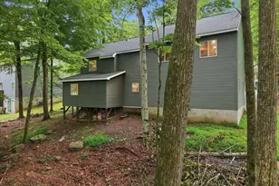 1012 Fawnhill Ct, Lake Ariel, PA 18436 - Photo 4