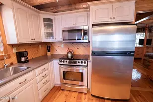1011 G Pl, Gouldsboro, PA 18424 - Photo 20