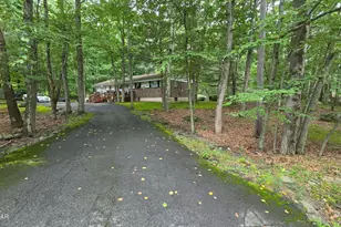 100 Longridge Dr, Hawley, PA 18428 - Photo 26