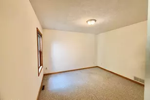 809 Maple Leaf Ct, Lords Valley, PA 18428 - Photo 14