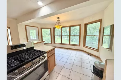 809 Maple Leaf Court, Lords Valley, PA 18428 - Photo 10