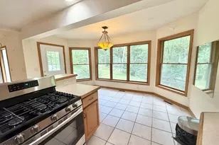809 Maple Leaf Ct, Lords Valley, PA 18428 - Photo 10