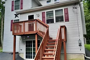 110 Stroud Ct, Dingmans Ferry, PA 18328 - Photo 2