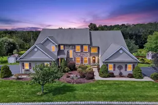 103 Birchwood Ln, Lake Ariel, PA 18436 - Photo 2