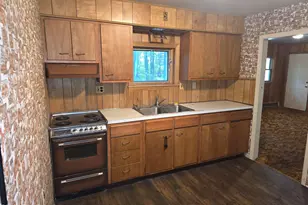 128 E Oak Ln, Greentown, PA 18426 - Photo 10