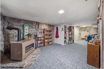 2130 Fawn Lane, Bushkill, PA 18324 - Photo 4