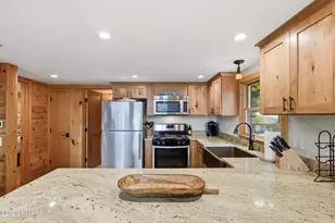 192 Marcel Dr, Dingmans Ferry, PA 18328 - Photo 10