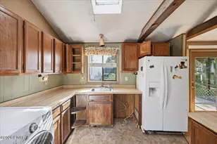 129 Amos Cir, Bushkill, PA 18324 - Photo 10