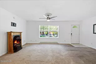 4 Pebble Ct, Lake Ariel, PA 18436 - Photo 2
